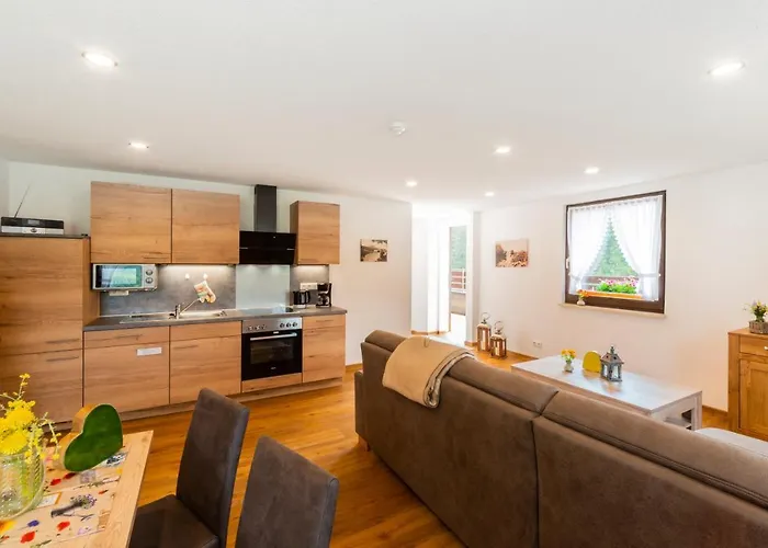 Han/Misafirhane Und Kanzlersgrund *