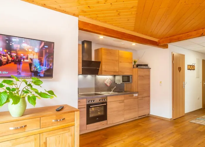 Han/Misafirhane Und Kanzlersgrund *